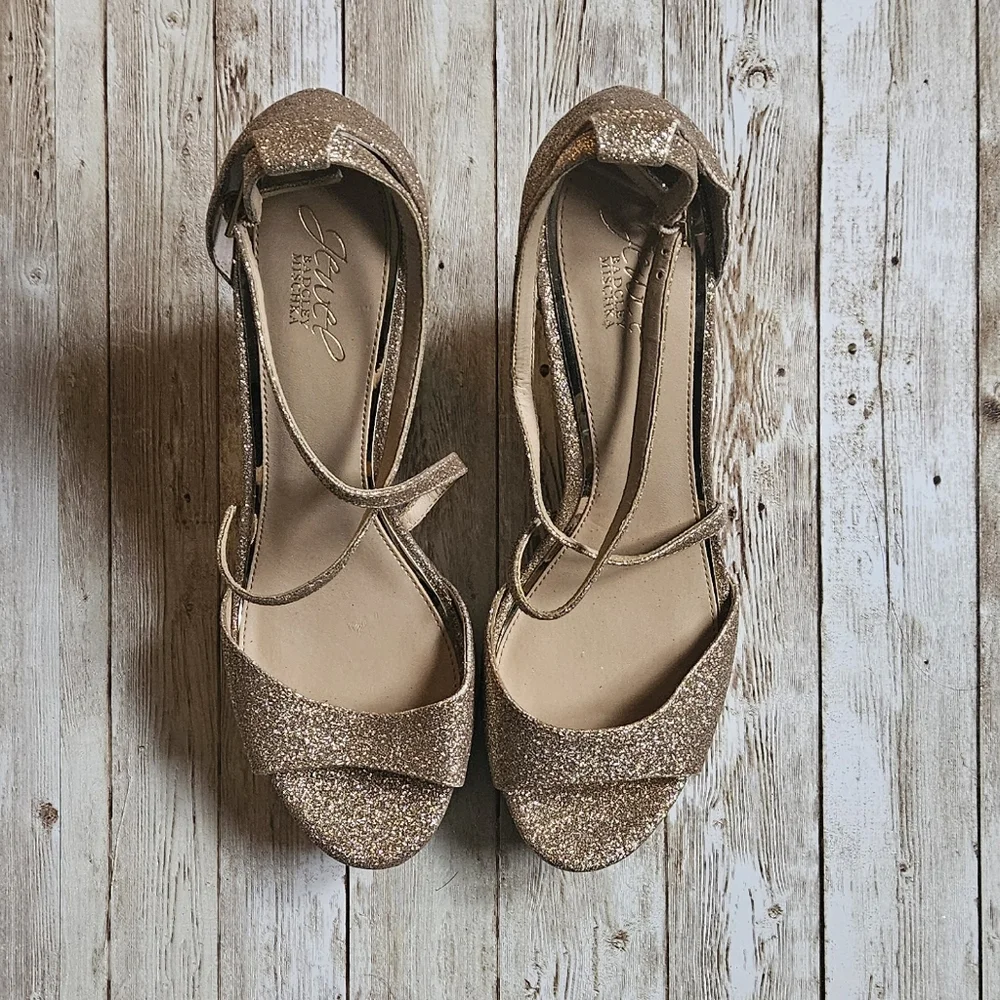 Badgley Mischka Jewel Averie Wedge Sandals SZ 10